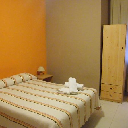 Pension Corona Zaragoza Ngoại thất bức ảnh